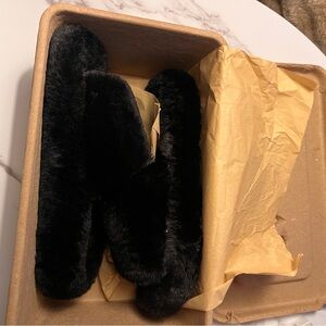 SKIMS Black Faux Fur Slippers
